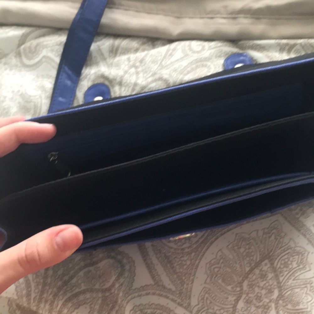 blue purse - Picture 3 of 4